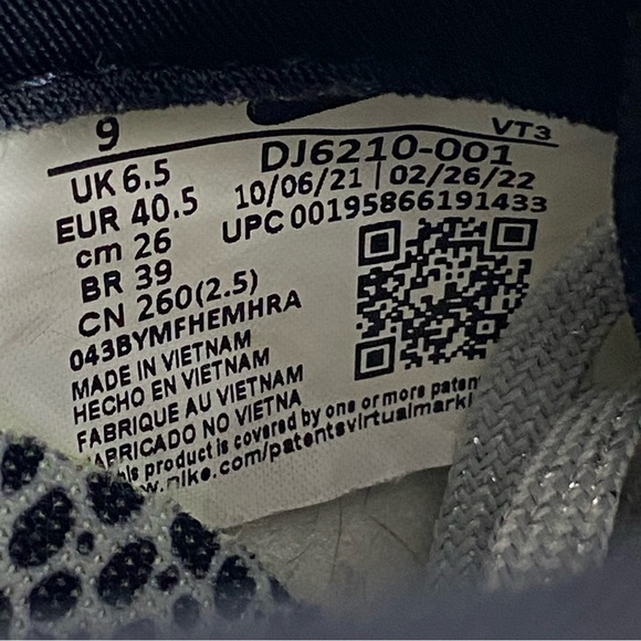 Nike Air Max Pre-Day SE Women's Shoes DJ6210 001 Platinum/White/ Gold - Picture 12 of 12